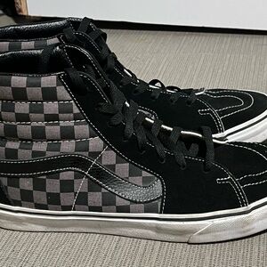 Vans sk8-hi’s black and gray checkered Men’s Size 12